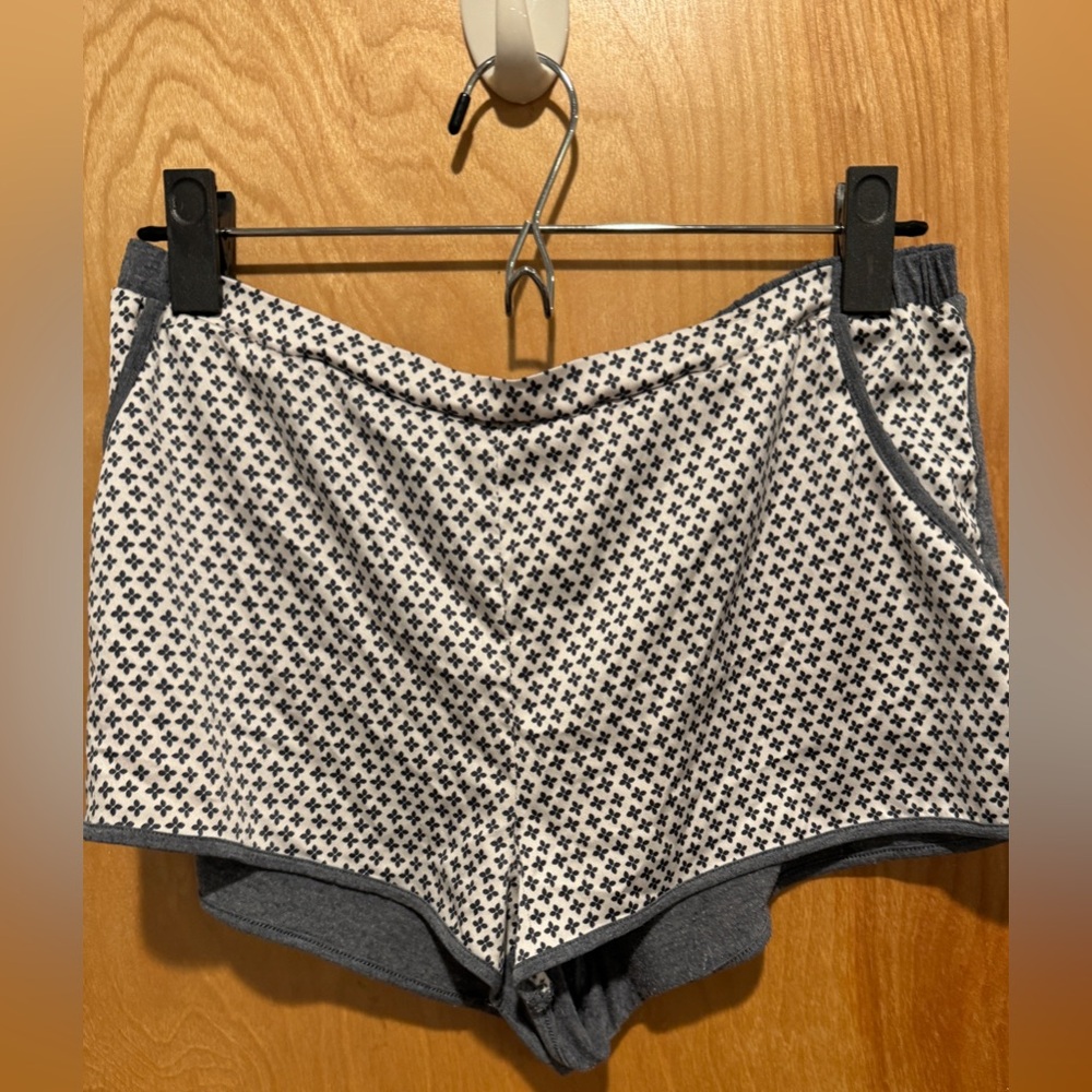 💃Victoria Secret PJ SHORTS- w/ pockets! 💕